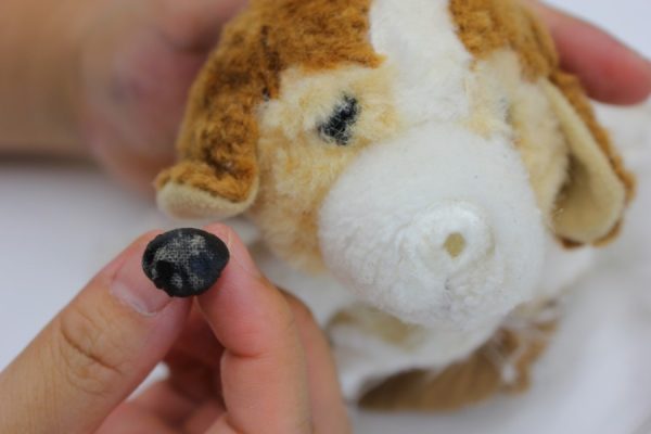鼻が擦れてしまったぬいぐるみ