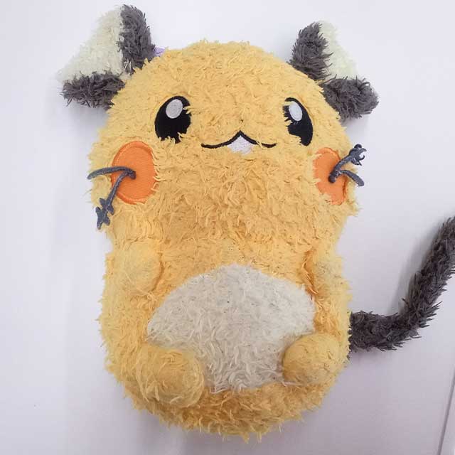 デデンネぬいぐるみ修理前：毛がつぶれた状態