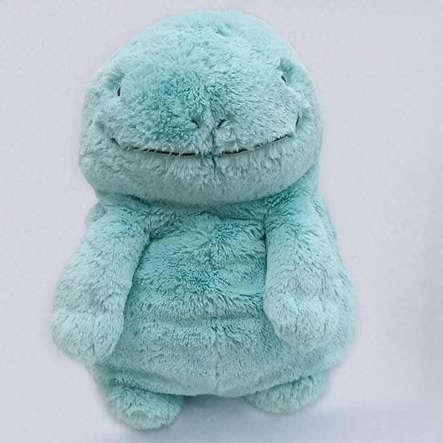 ヌオーぬいぐるみ修理前：中綿がへたった状態