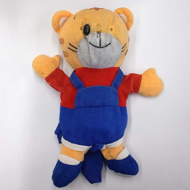 しまじろう修理前：全体変形・目鼻パーツ傷み・刺繍消えかけ